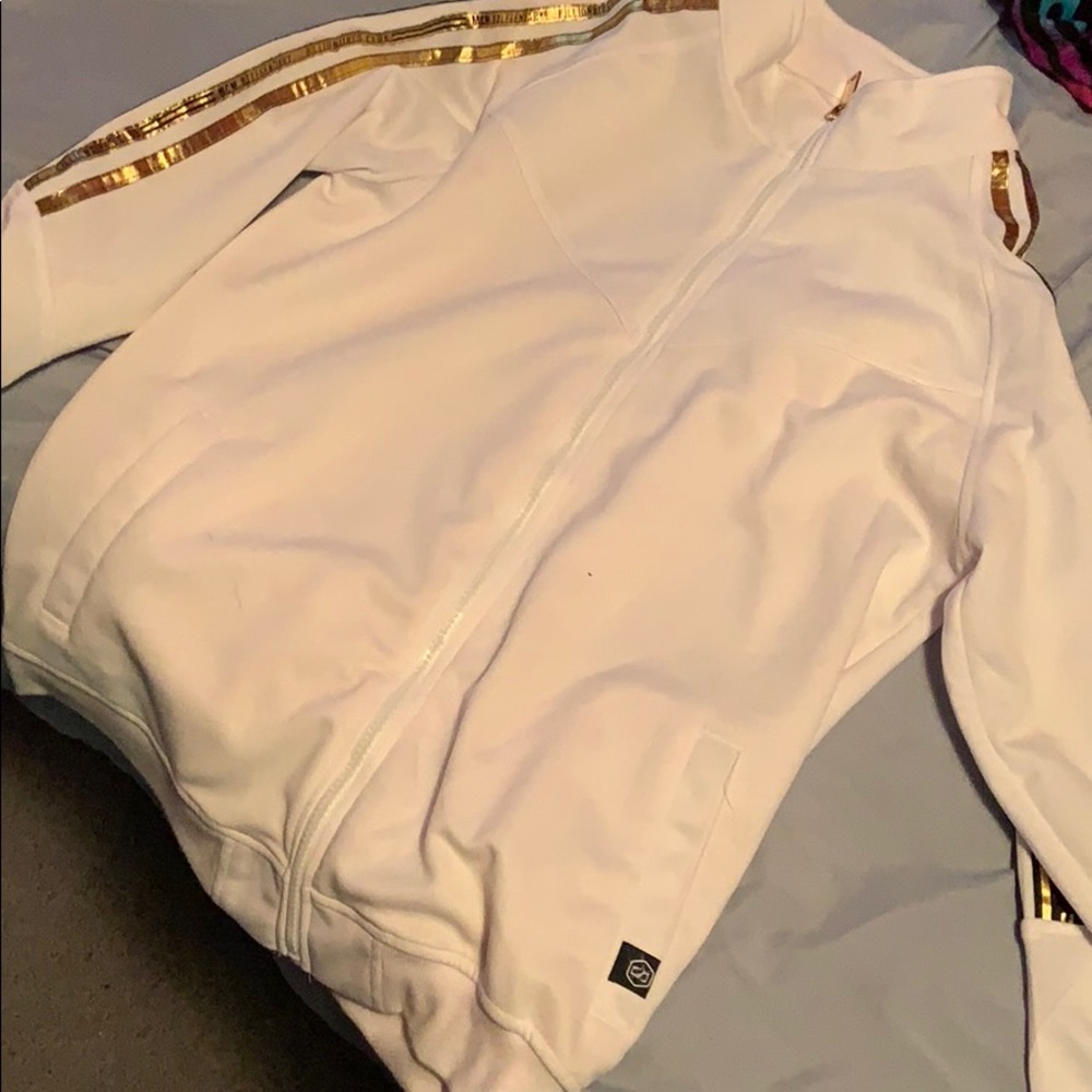 I wore this only 1 time cant fit 💀😭